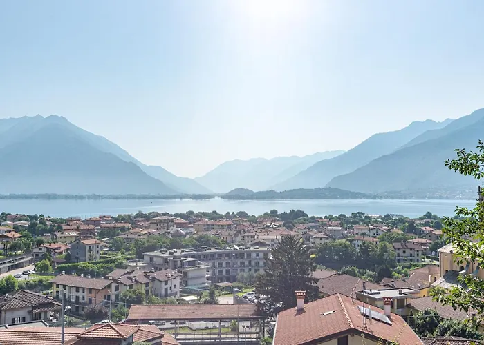 Guesthost - Roomy Flat In With Small Balcony Domaso